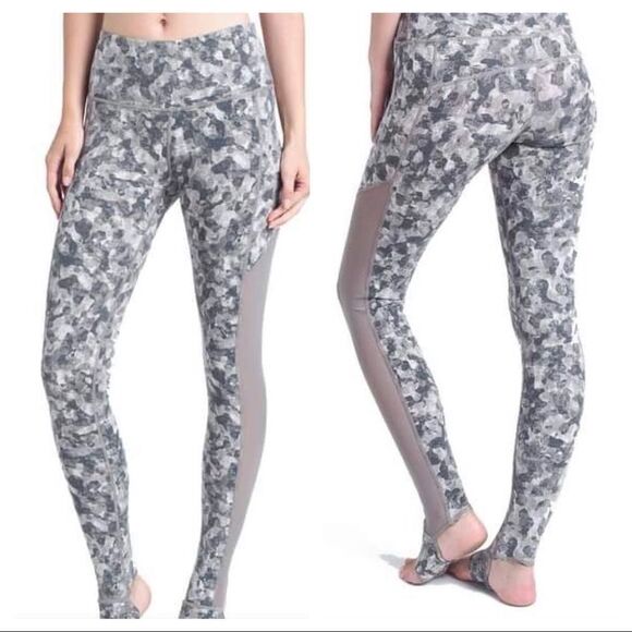 MONA B CAMO STIRRUP LEGGINGS - Picture 1 of 10
